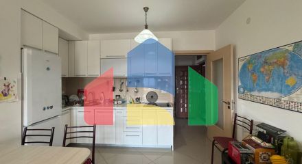 Квартира с 2 спальнями и видом на море и горы в Баре