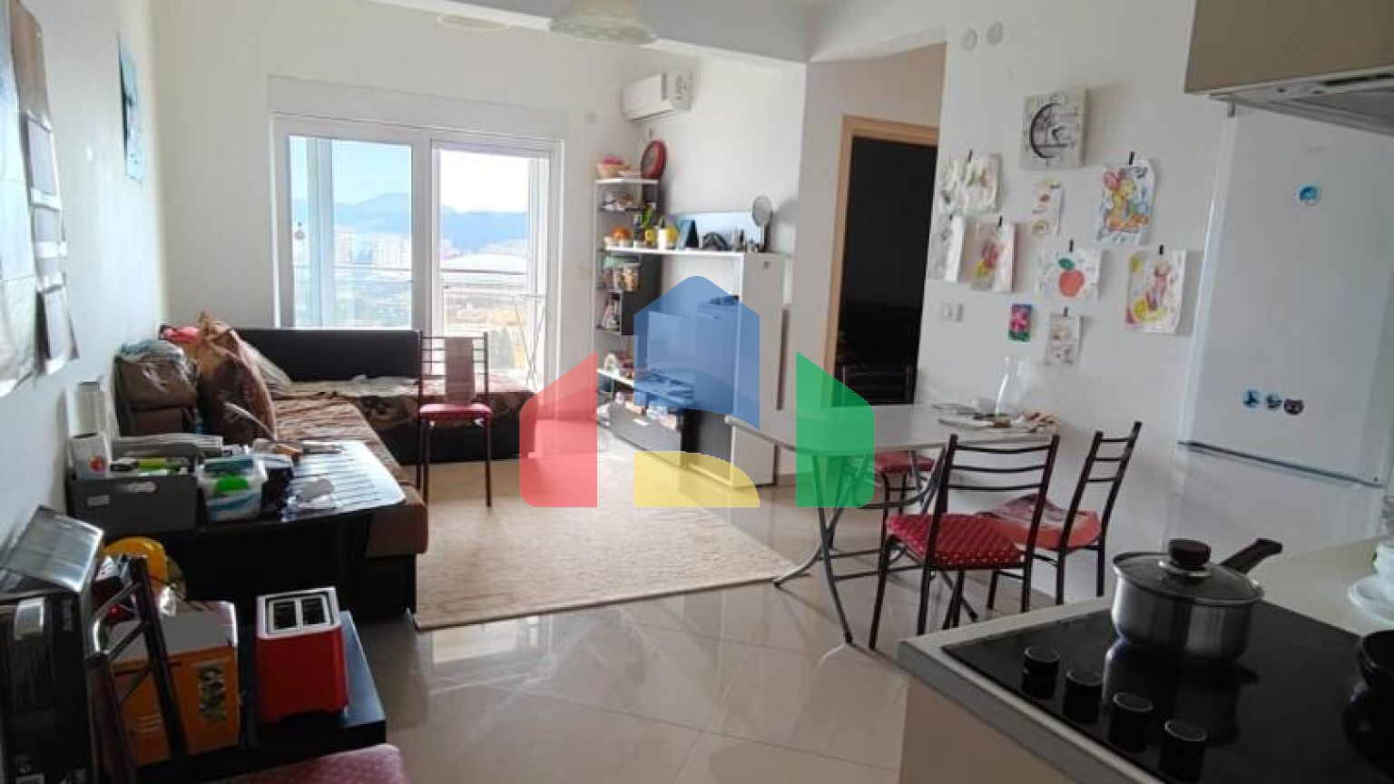 Квартира с 2 спальнями и видом на море и горы в Баре