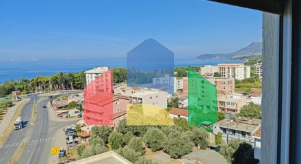Квартира с 2 спальнями и видом на море и горы в Баре