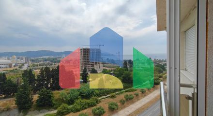 Квартира с 2 спальнями и видом на море и горы в Баре