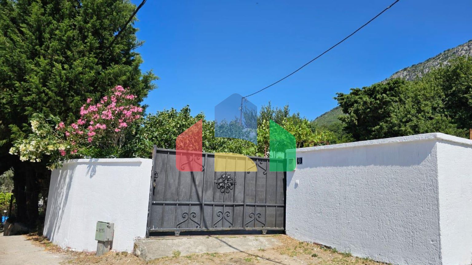 Продаётся дом с видом на море Бар, район Шушань