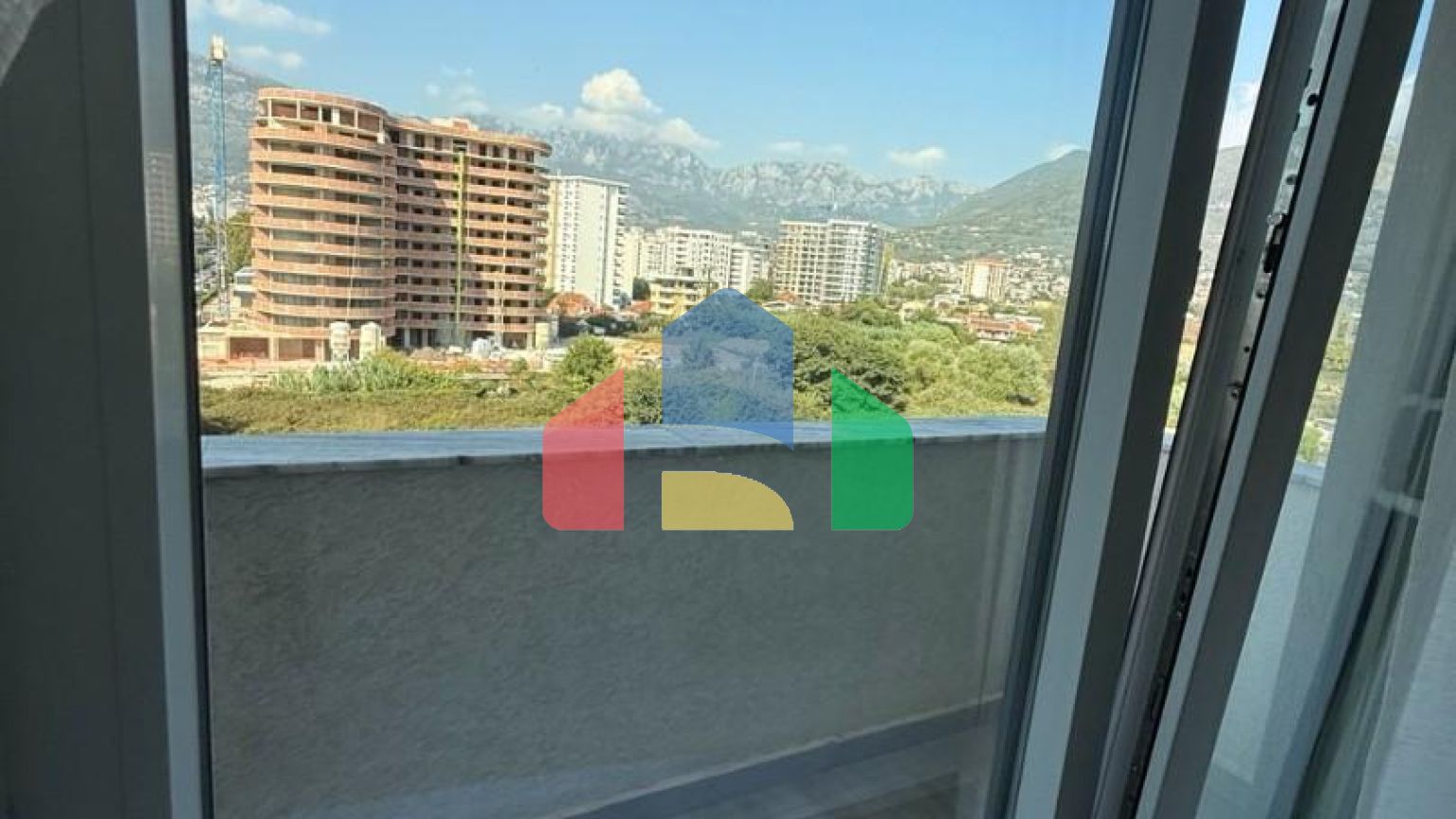 Квартира в центре Бара 52 м² новый дом