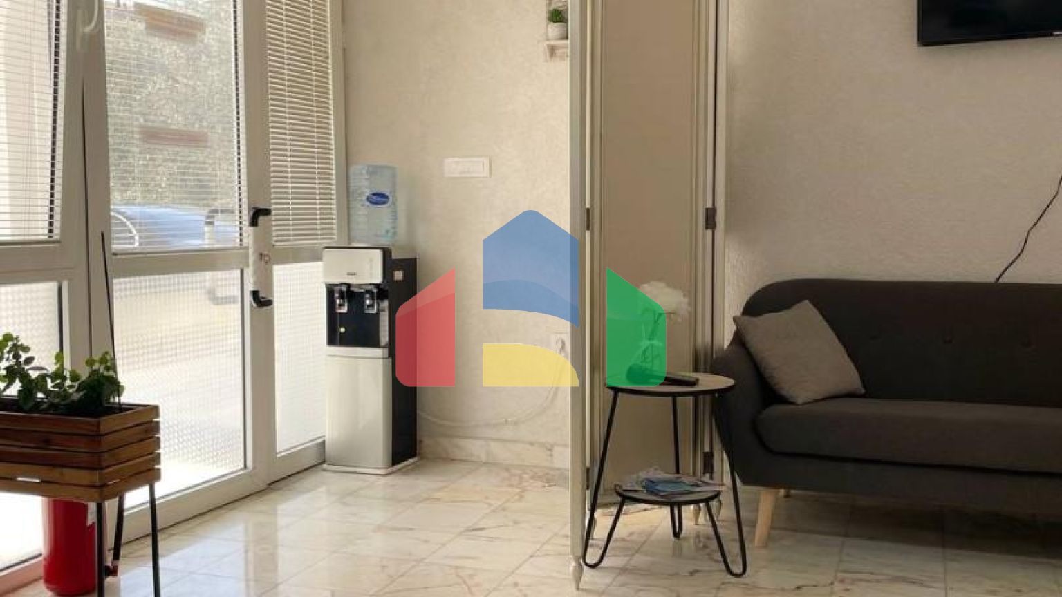 Продажа офиса в Баре   29 м², первый этаж