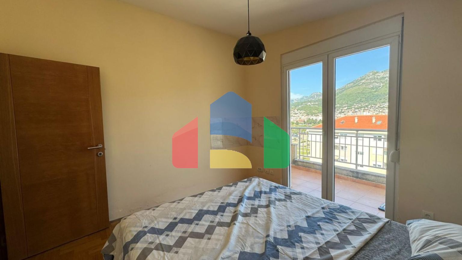 Квартира 87 м2 в центре Бара с видом на море