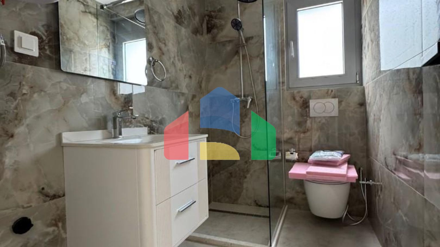 Квартиры в новом доме рядом с морем и спортивным центром Тополица, Бар