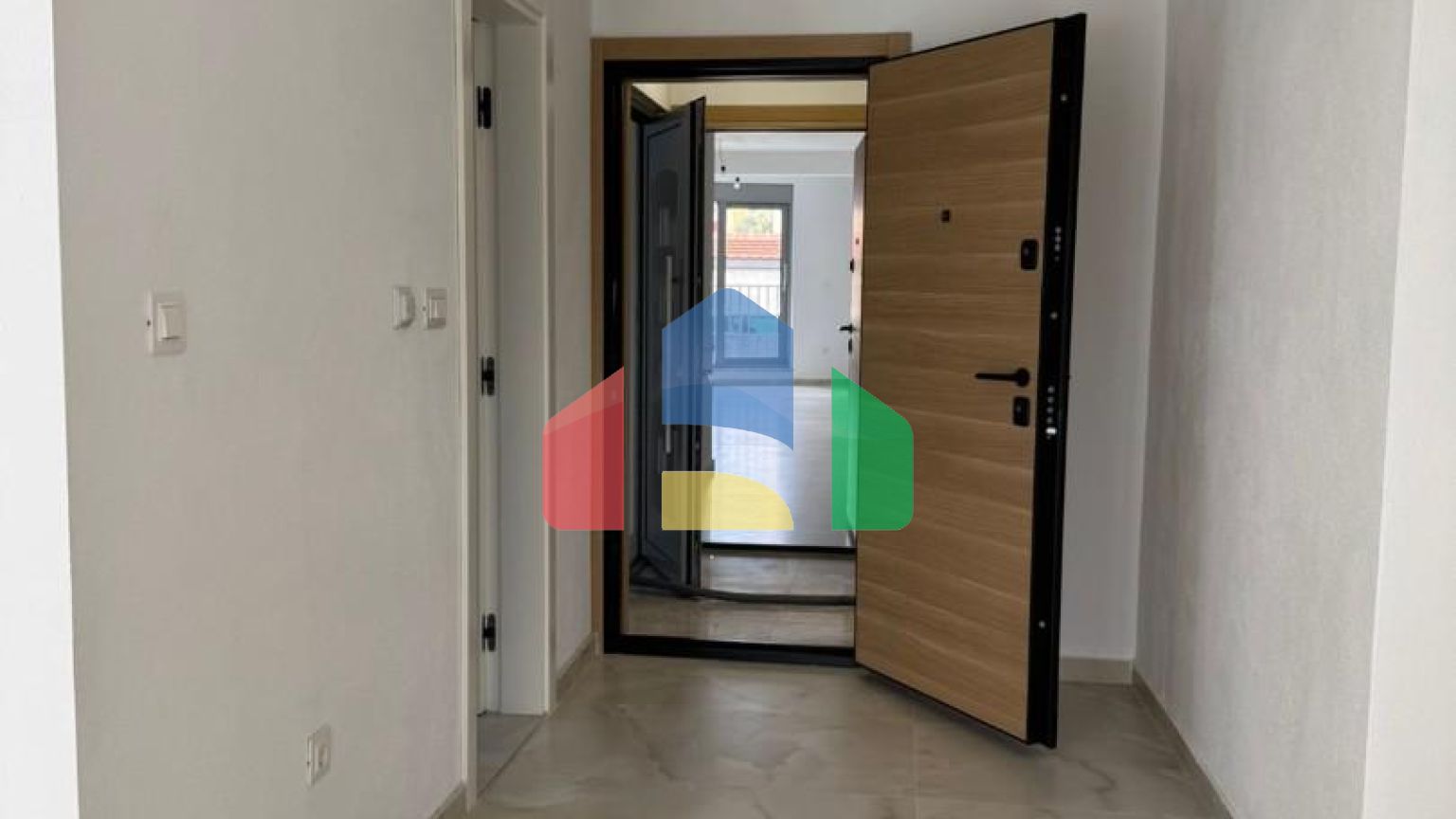 Квартиры в новом доме рядом с морем и спортивным центром Тополица, Бар