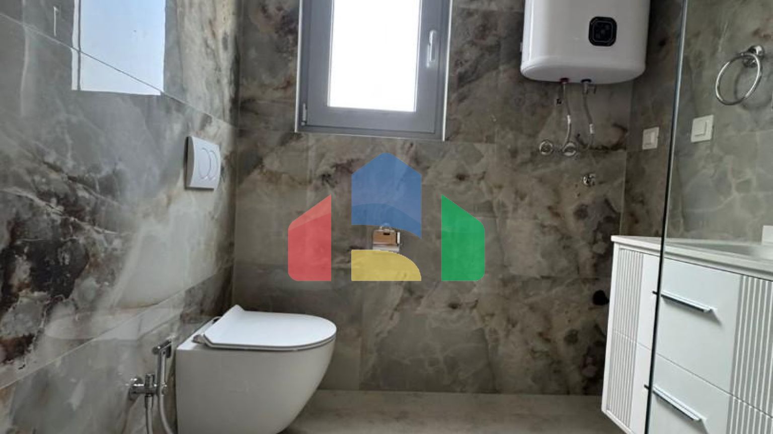 Квартиры в новом доме рядом с морем и спортивным центром Тополица, Бар