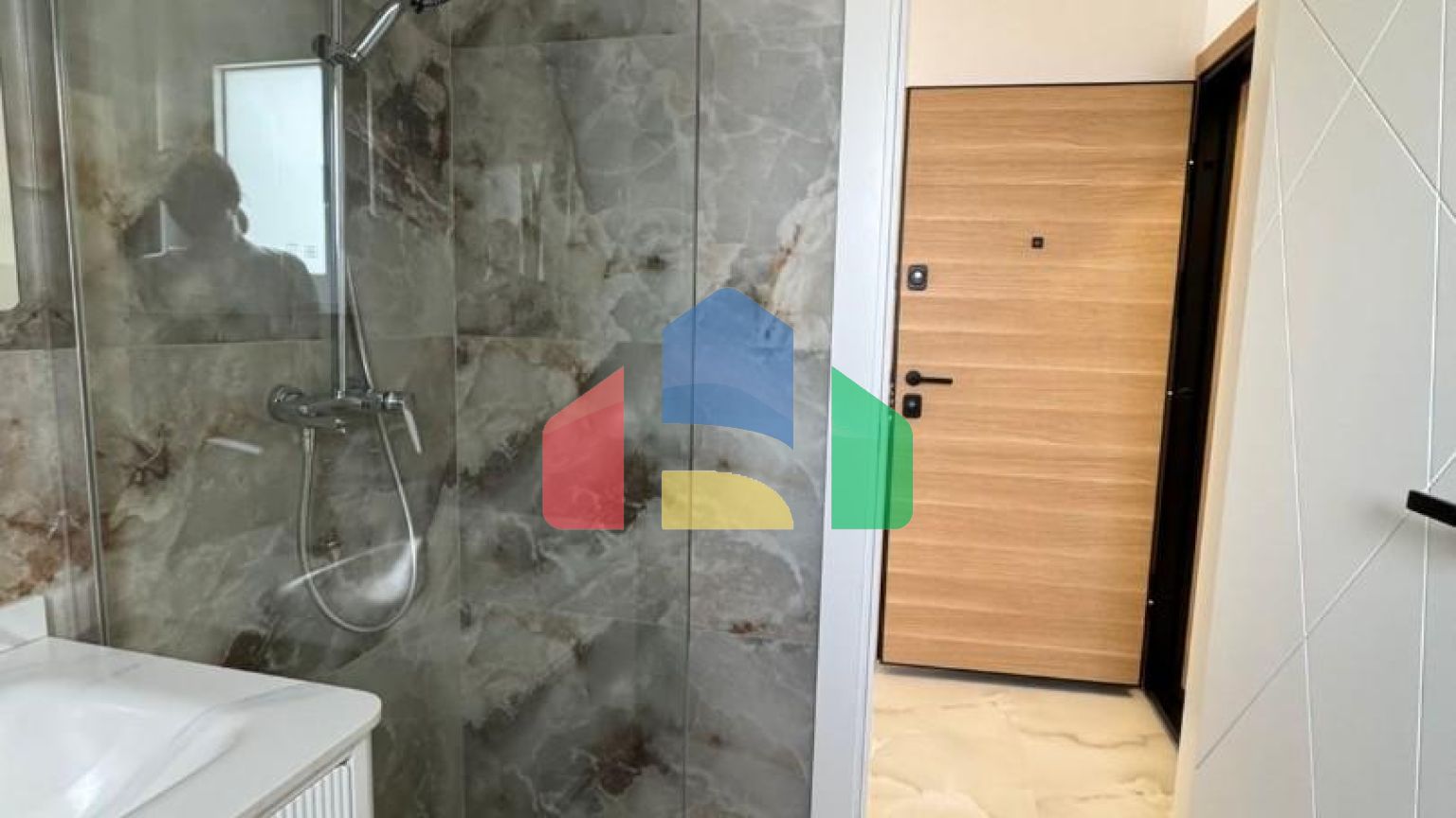 Квартиры в новом доме рядом с морем и спортивным центром Тополица, Бар