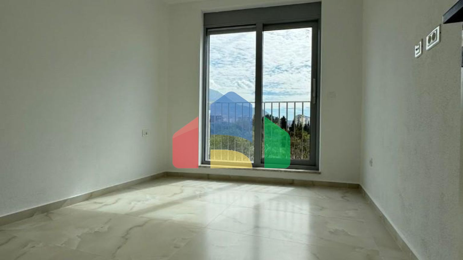 Квартиры в новом доме рядом с морем и спортивным центром Тополица, Бар