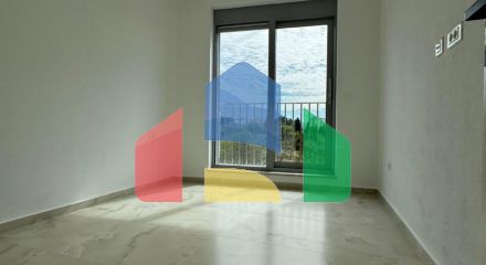 Квартиры в новом доме рядом с морем и спортивным центром Тополица, Бар