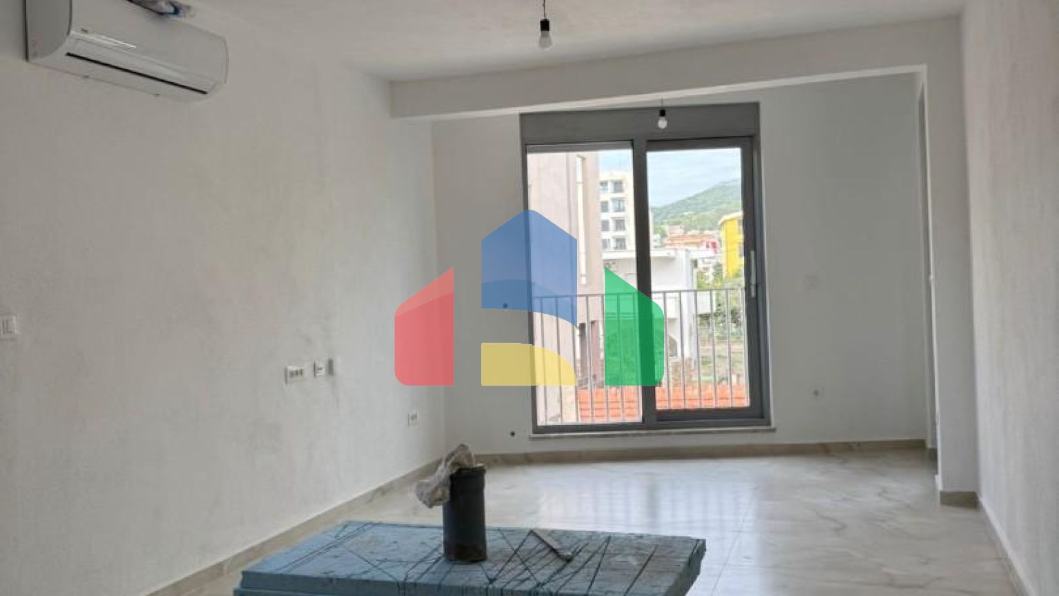 Квартиры в новом доме рядом с морем и спортивным центром Тополица, Бар