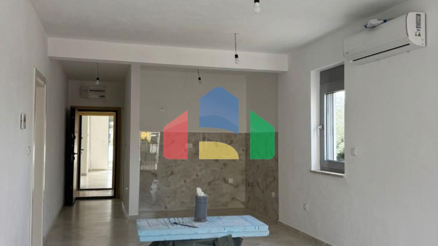 Квартиры в новом доме рядом с морем и спортивным центром Тополица, Бар