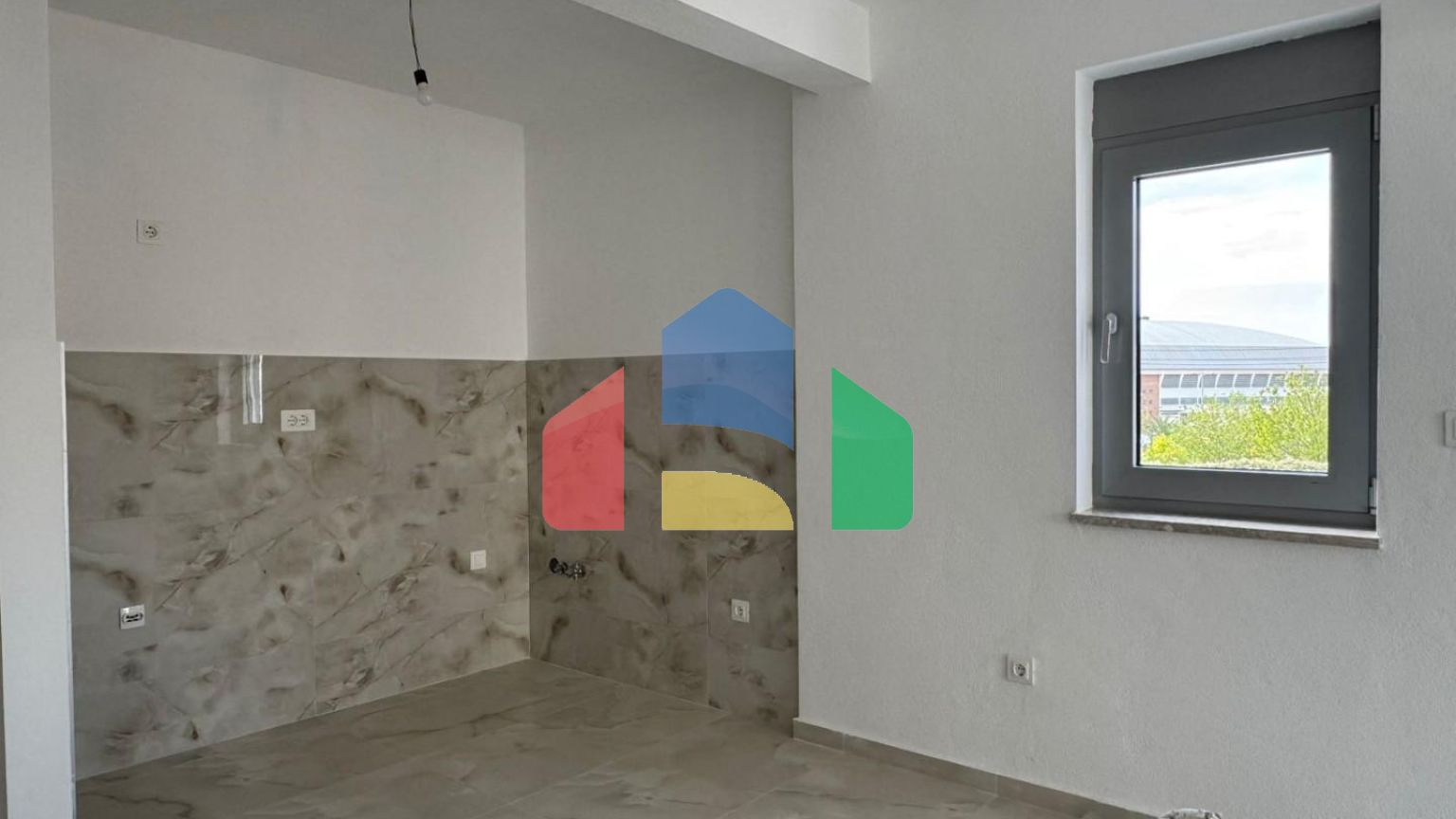 Квартиры в новом доме рядом с морем и спортивным центром Тополица, Бар