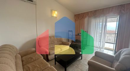 Небольшой легальный дом с участком и парковкой в Баре