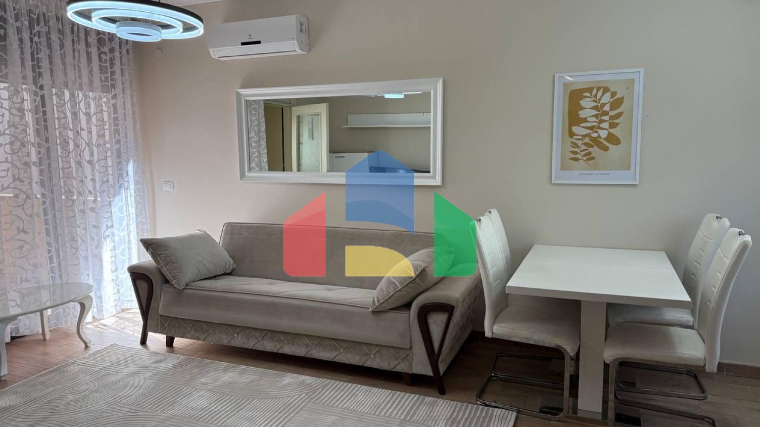 Продаётся меблированная квартира в районе Soho City, Бар 135.000 евро