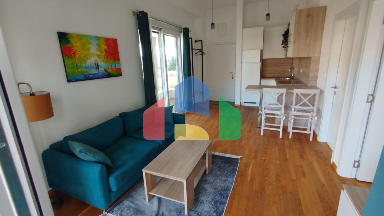 Бар. Центр. Жилой комплекс Twin House