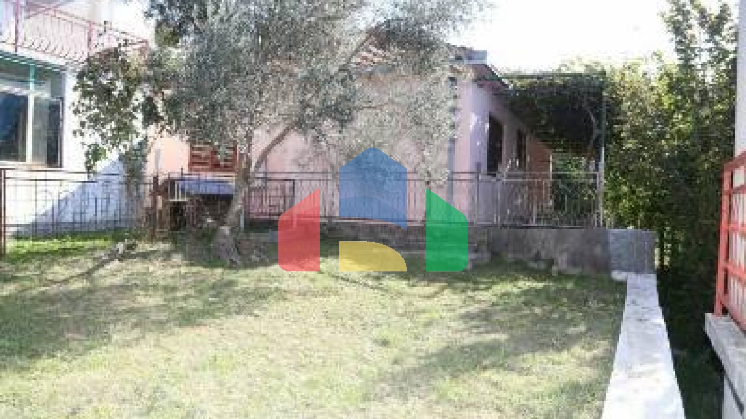 Продаётся семейный дом в Баре, посёлок Белиши.