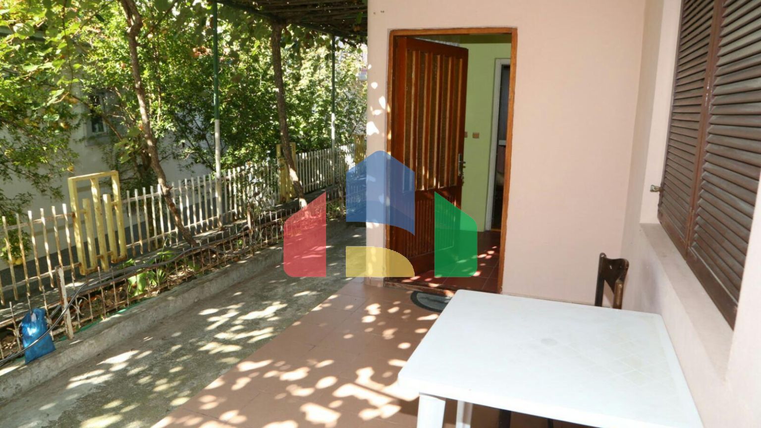 Продаётся семейный дом в Баре, посёлок Белиши.