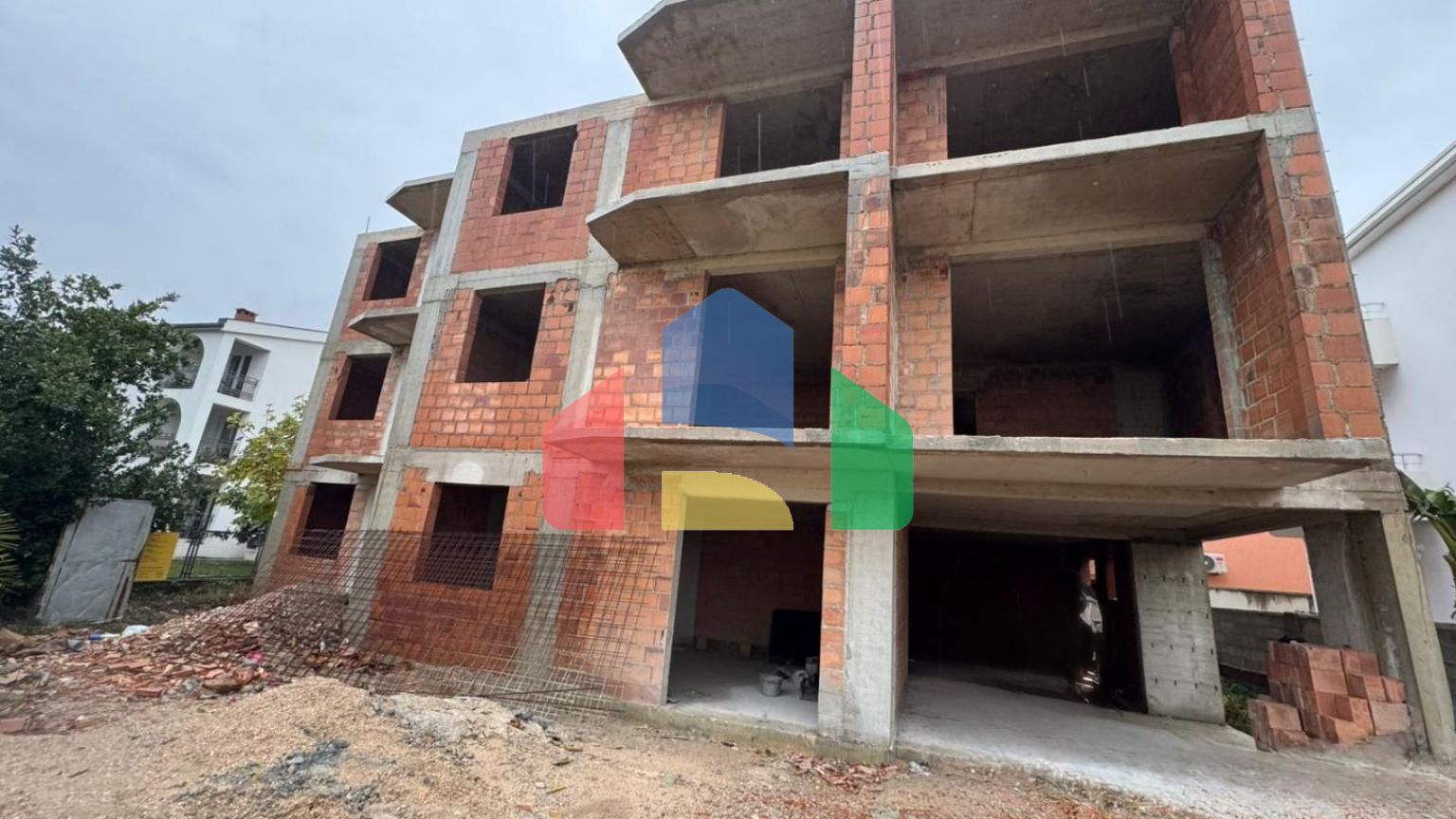 Продажа квартиры в новом легальном доме  Шушань, Бар