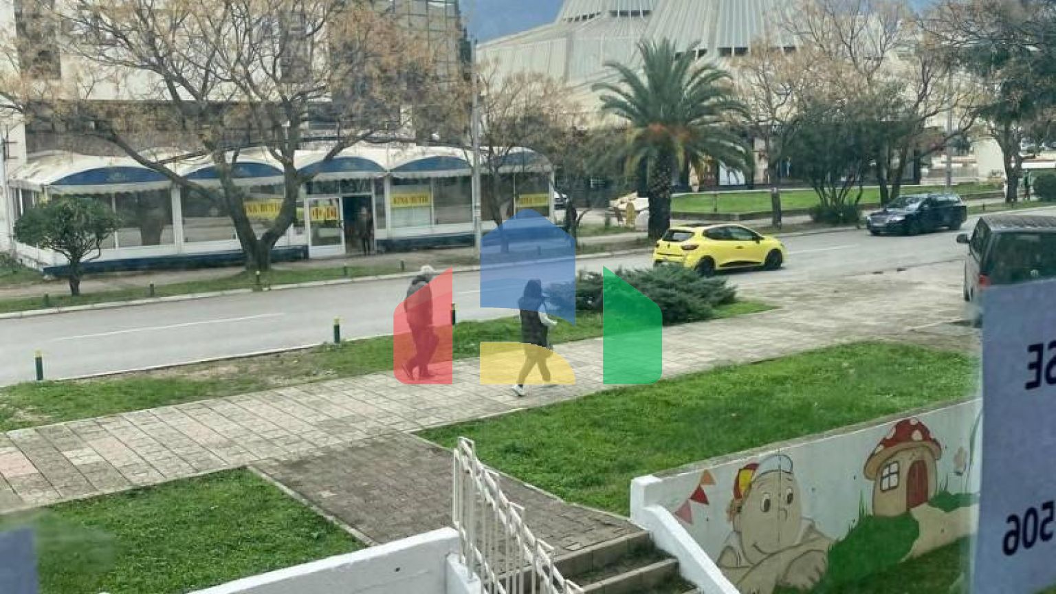 Офисное помещение расположено в центре Бара, напротив торгового центра Royal.