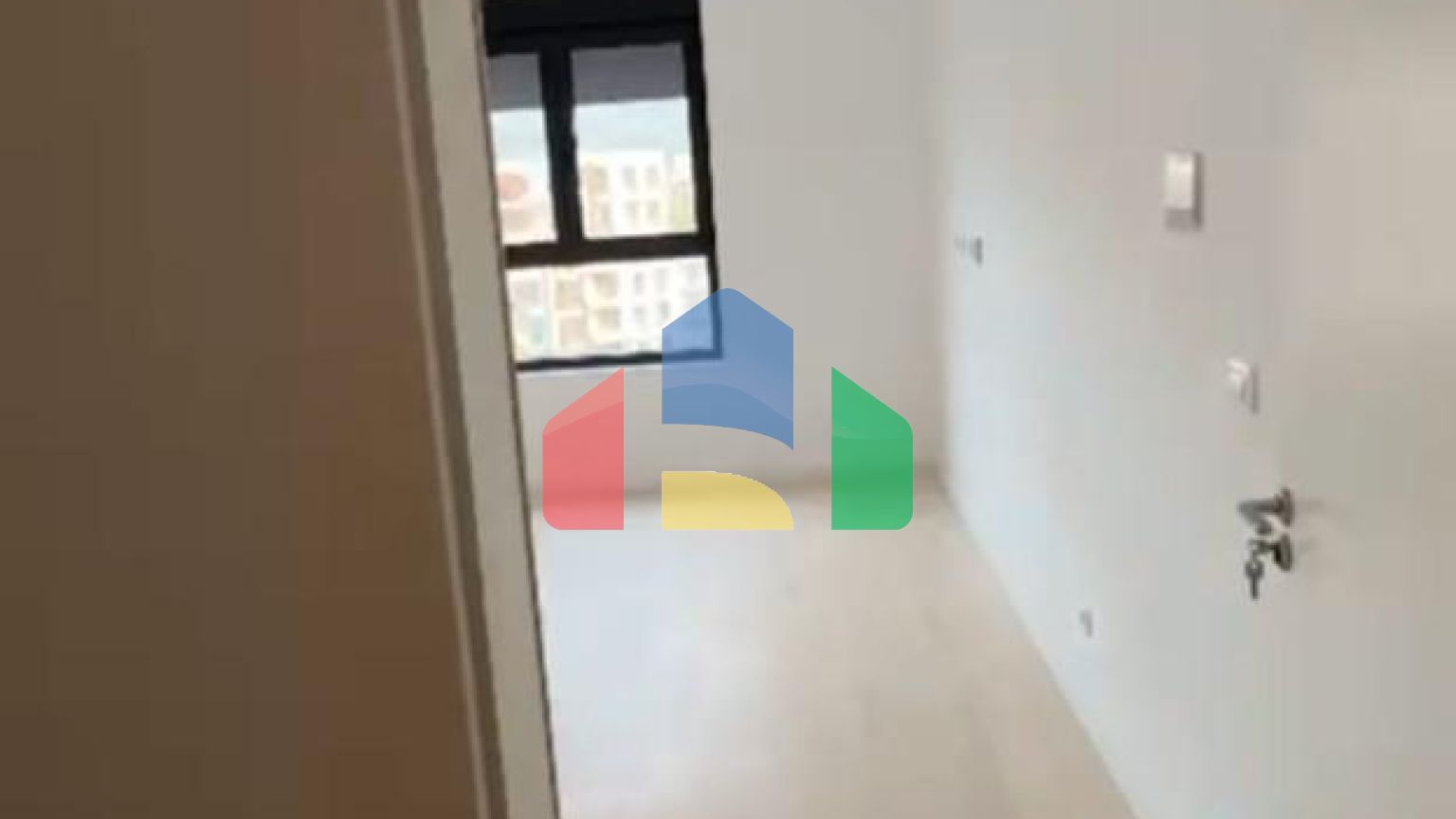 Продаётся студия в новом жилом доме, Бар