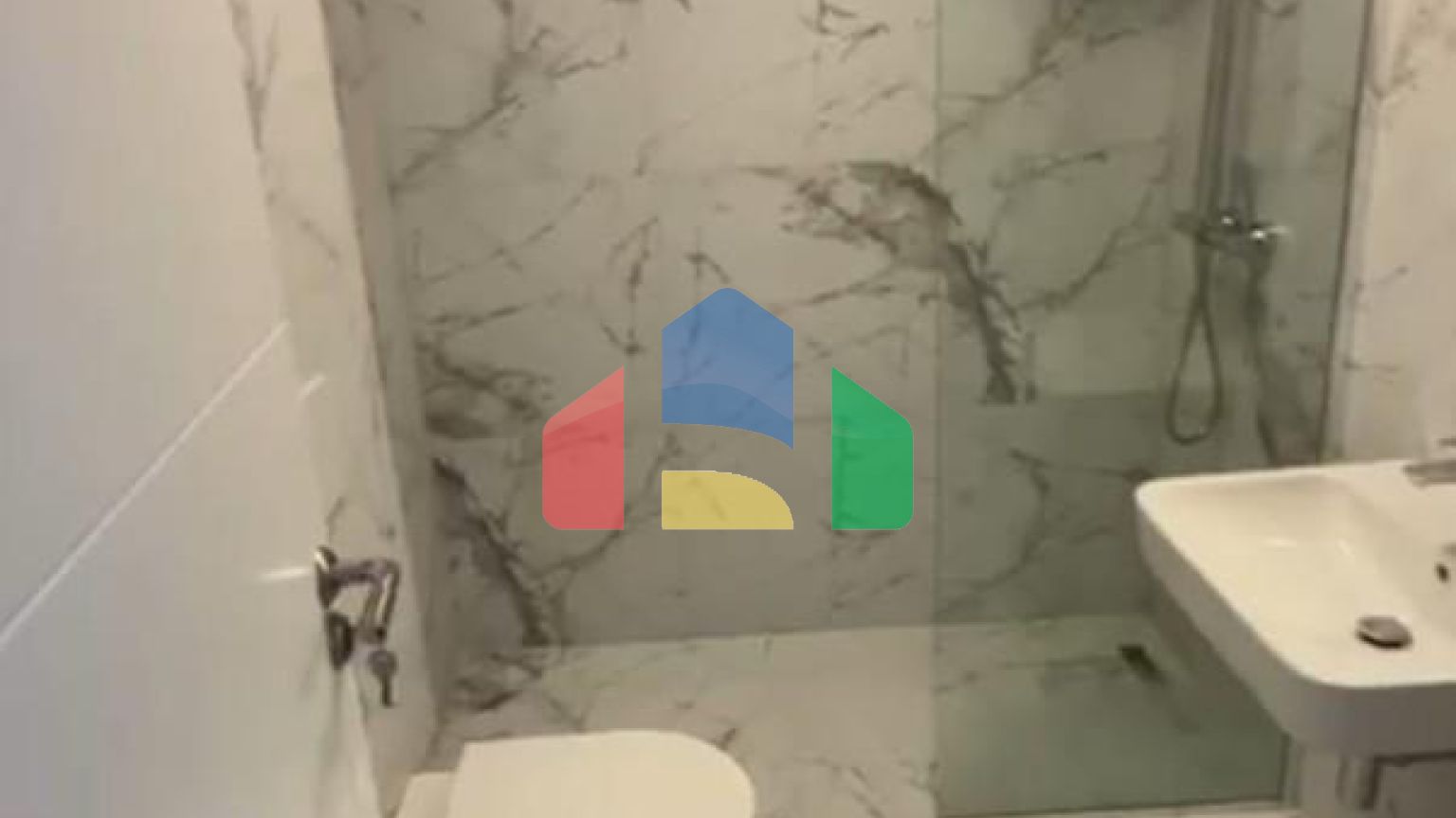 Продаётся студия в новом жилом доме, Бар