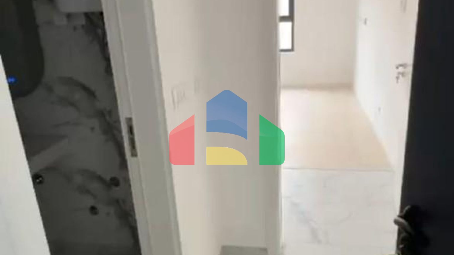 Продаётся студия в новом жилом доме, Бар