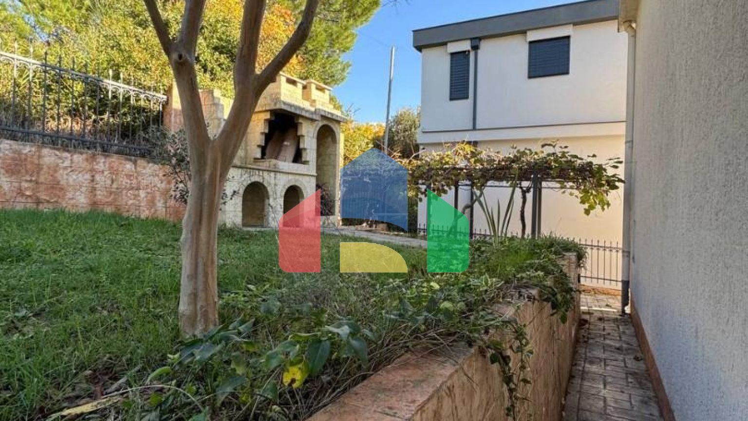 Трёхэтажный легальный дом в Баре (Шушань) 142 м2 плюс бонус участок 350 м2