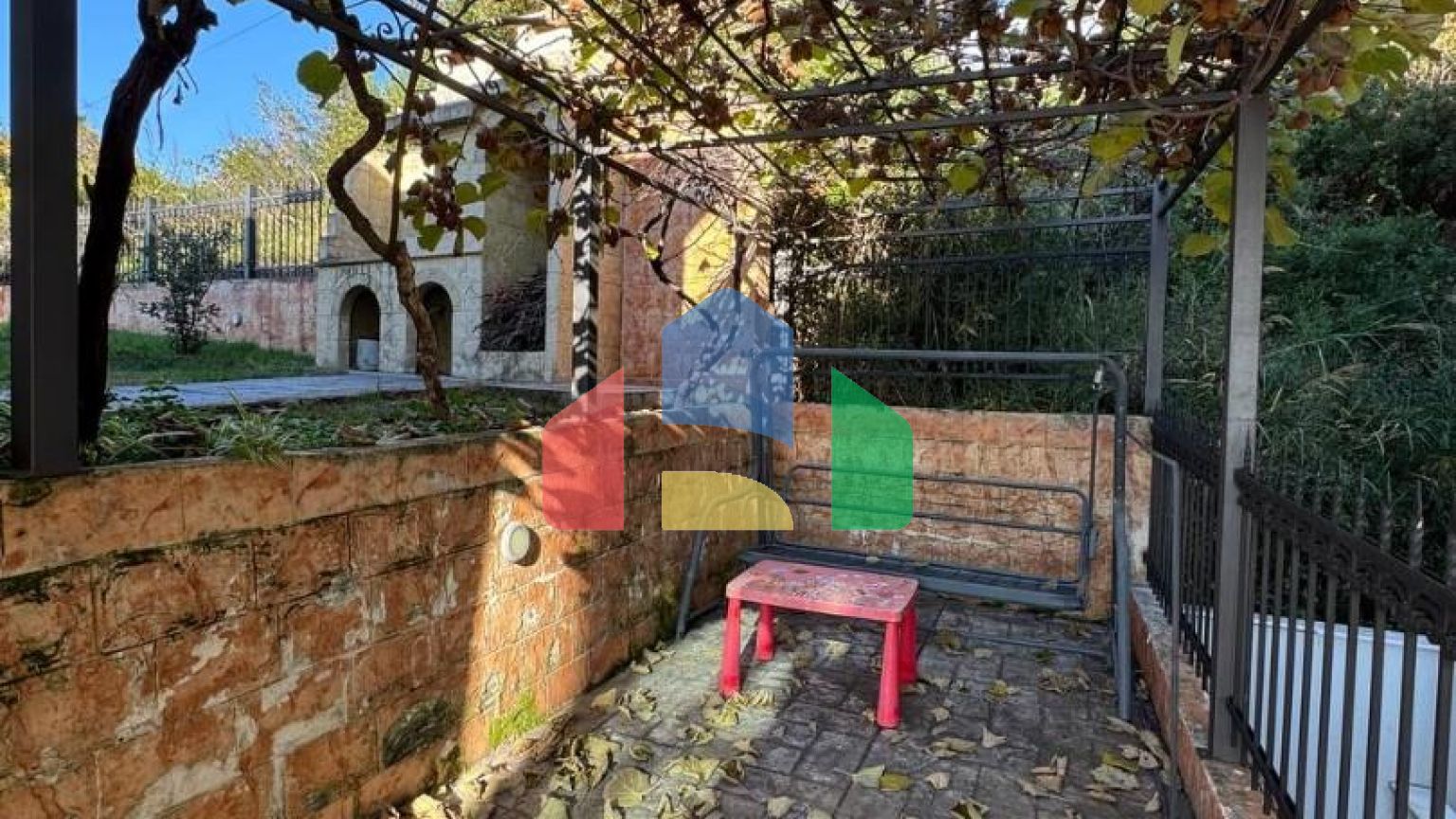 Трёхэтажный легальный дом в Баре (Шушань) 142 м2 плюс бонус участок 350 м2