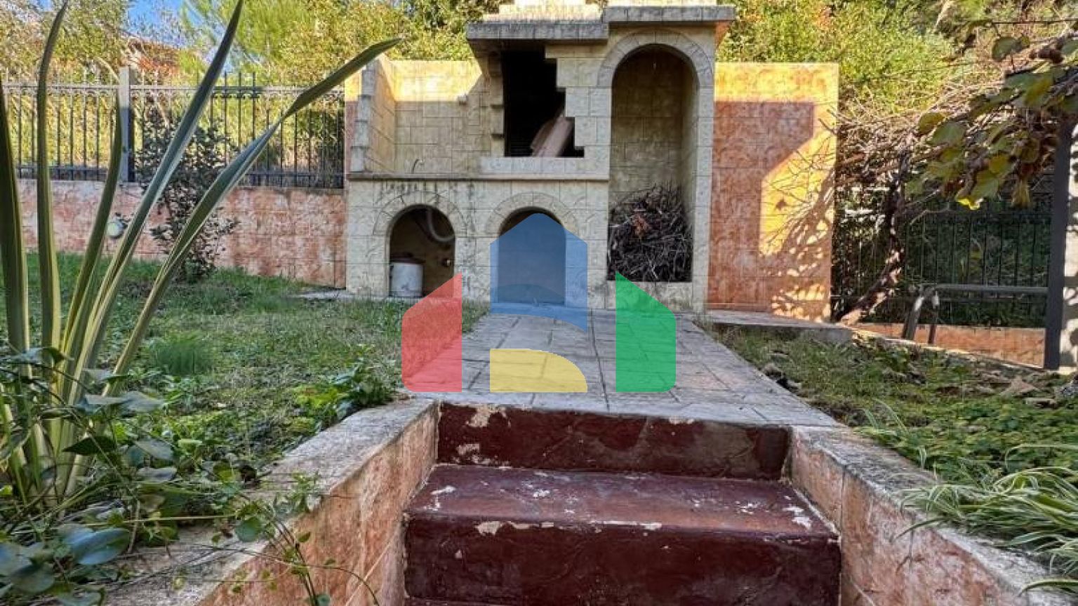 Трёхэтажный легальный дом в Баре (Шушань) 142 м2 плюс бонус участок 350 м2