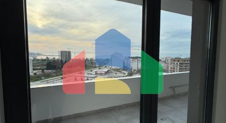 Продаётся элитная квартира в новом жилом комплексе в Баре.