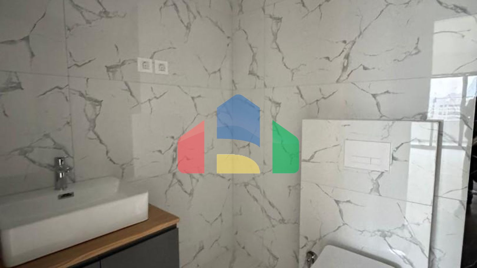 Продаётся элитная квартира в новом жилом комплексе в Баре.