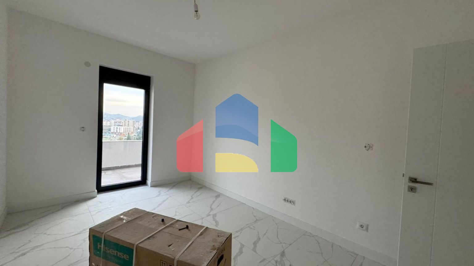 Продаётся элитная квартира в новом жилом комплексе в Баре.