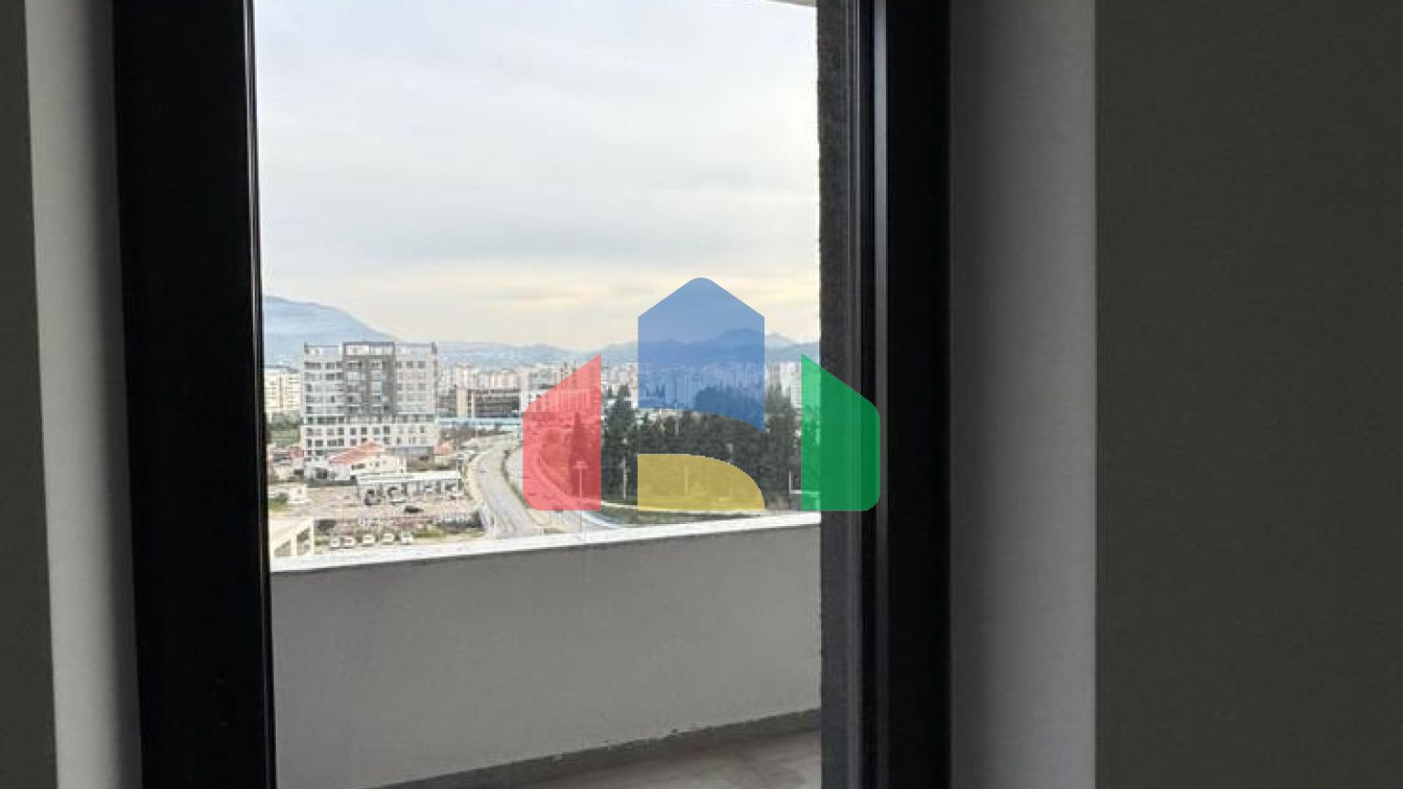 Продаётся элитная квартира в новом жилом комплексе в Баре.