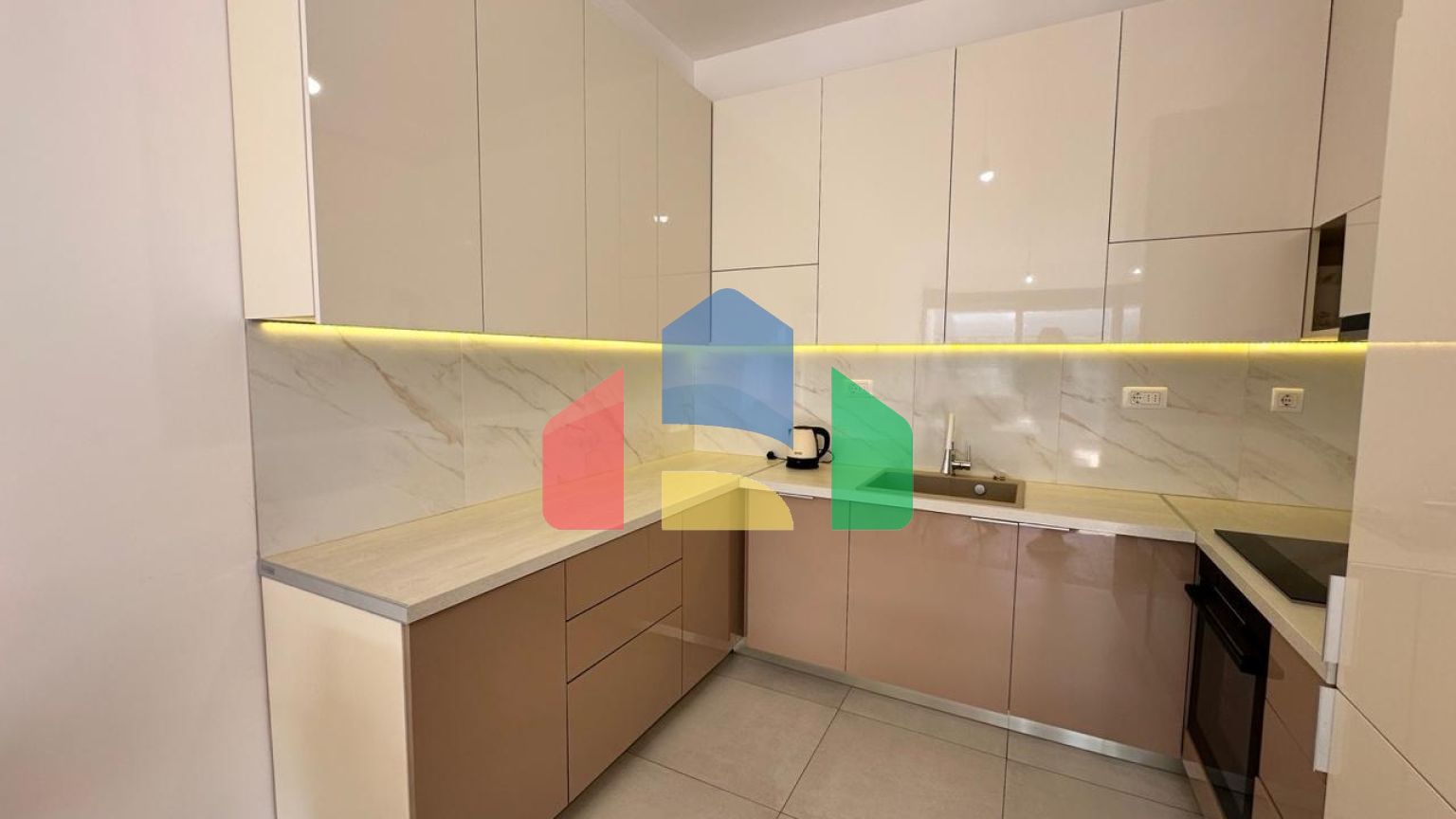 Квартира с 1 спальней с видом на море, в современном комплексе премиум класса в Баре.