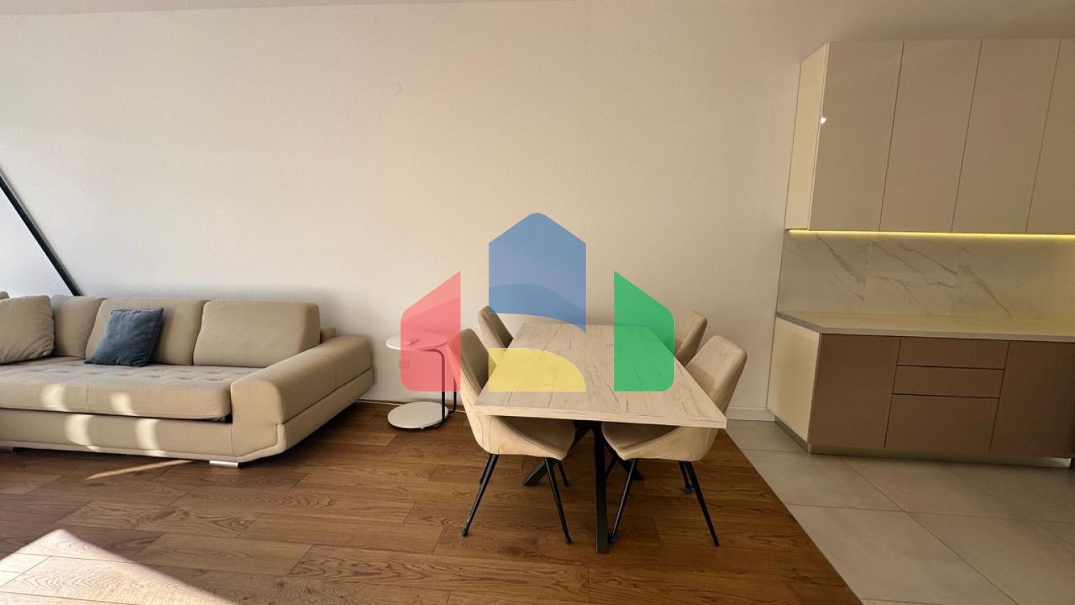 Квартира с 1 спальней с видом на море, в современном комплексе премиум класса в Баре.