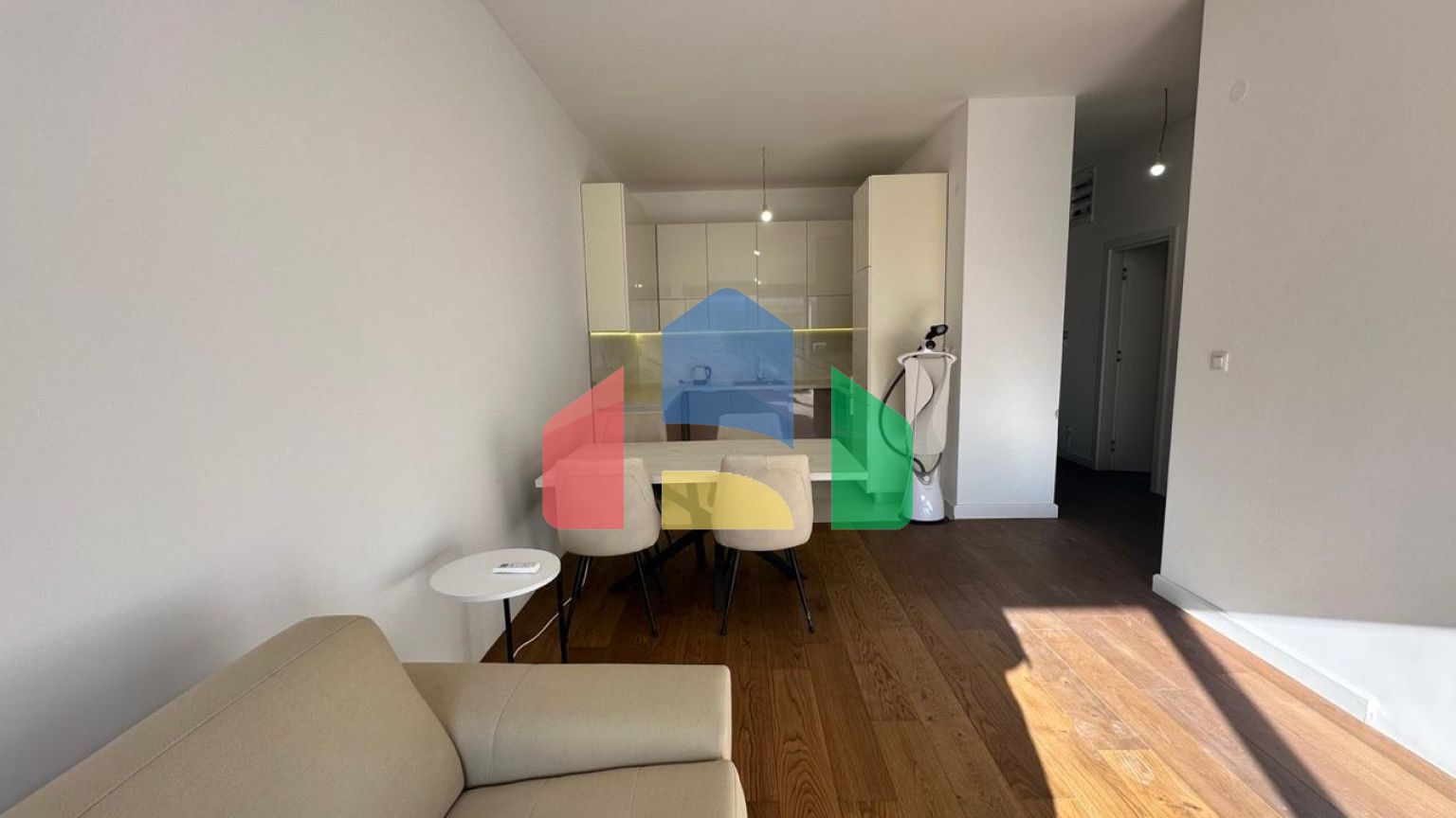 Квартира с 1 спальней с видом на море, в современном комплексе премиум класса в Баре.