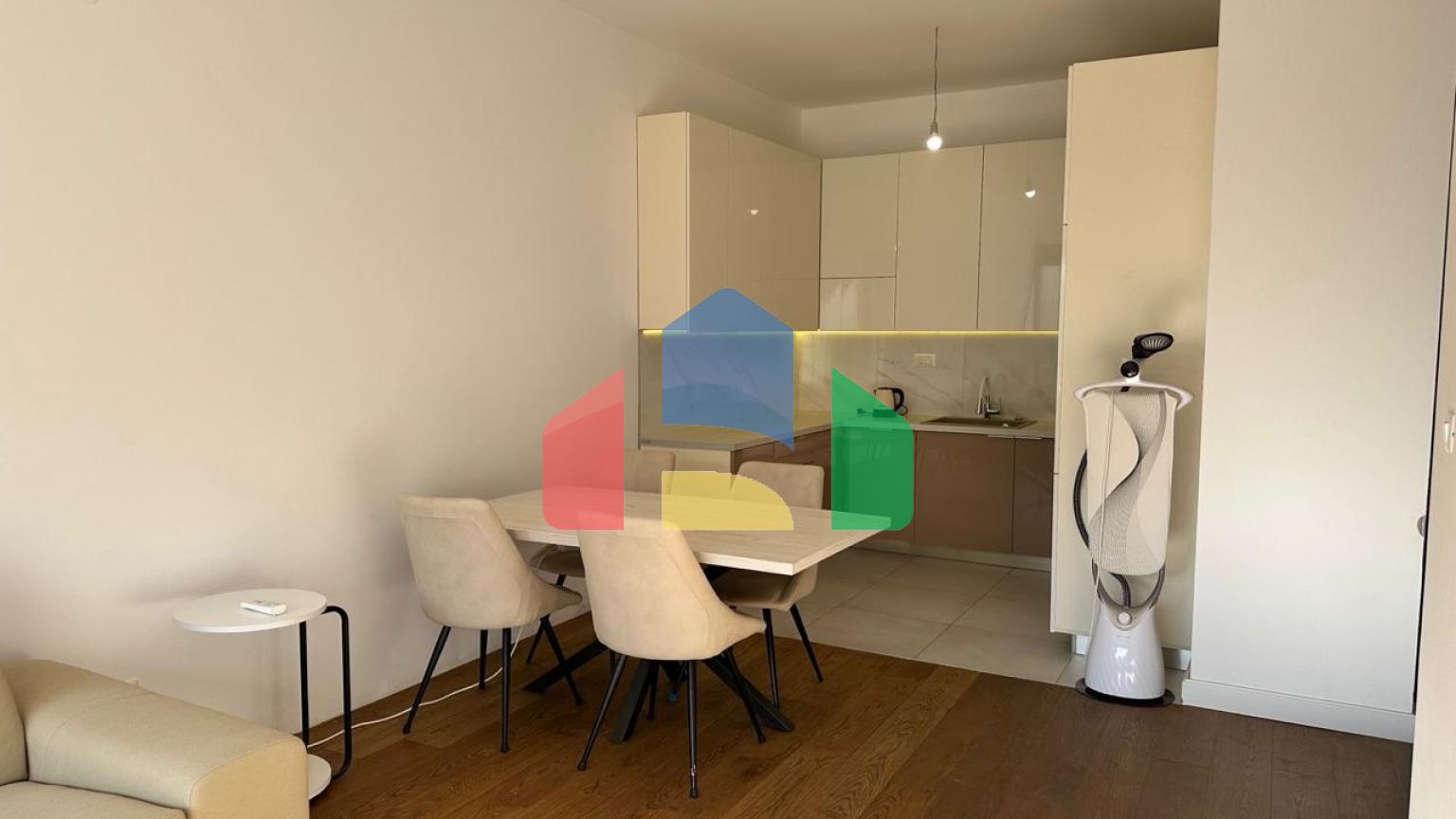 Квартира с 1 спальней с видом на море, в современном комплексе премиум класса в Баре.