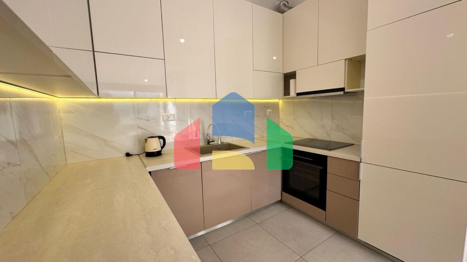 Квартира с 1 спальней с видом на море, в современном комплексе премиум класса в Баре.