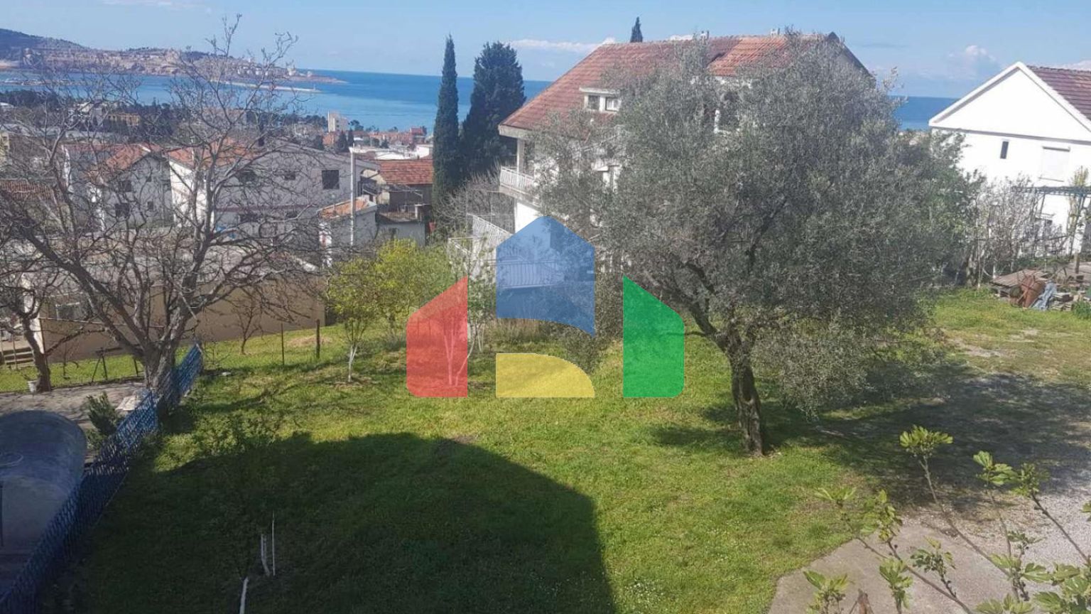 Участок 456 м² в Шушани.