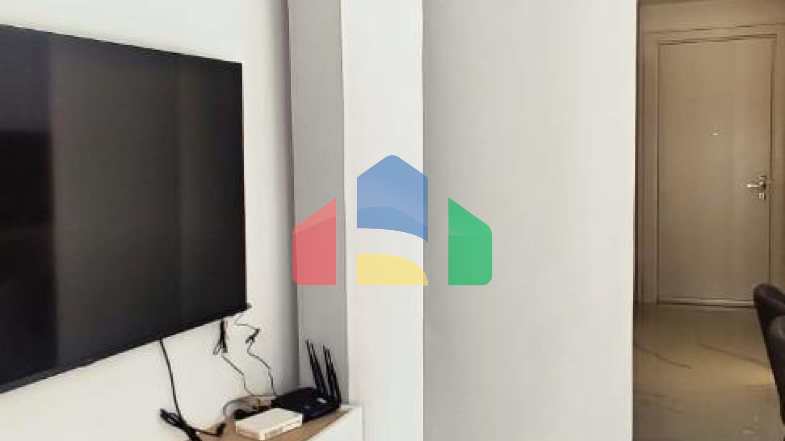 Продаётся квартира-студия в новом современном жилом комплексе с бассейном.