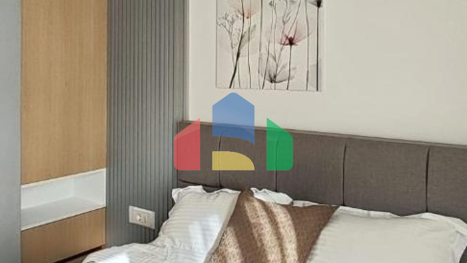 Продаётся квартира-студия в новом современном жилом комплексе с бассейном.