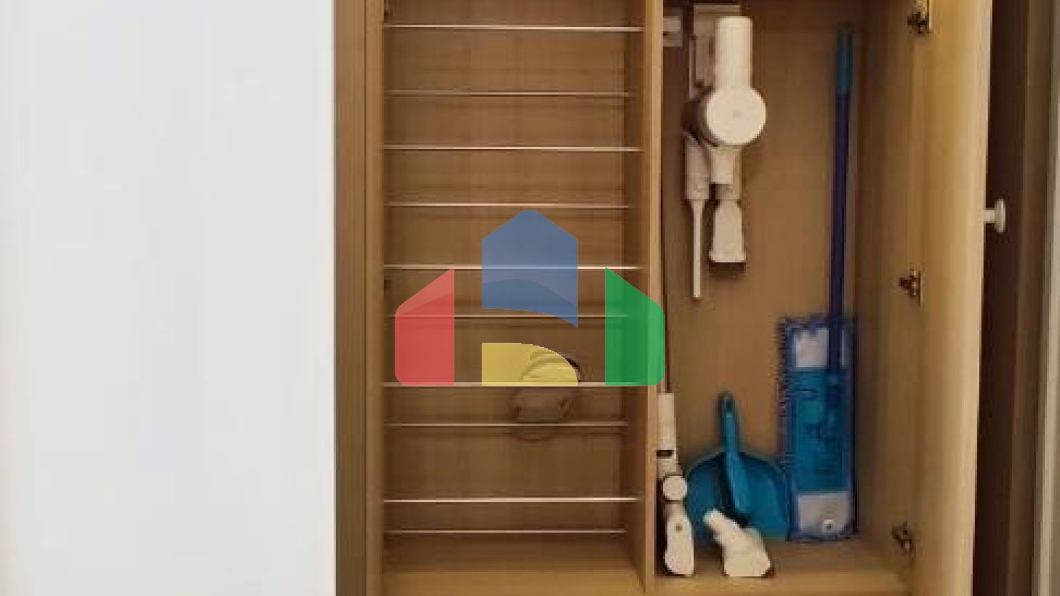 Продаётся квартира-студия в новом современном жилом комплексе с бассейном.