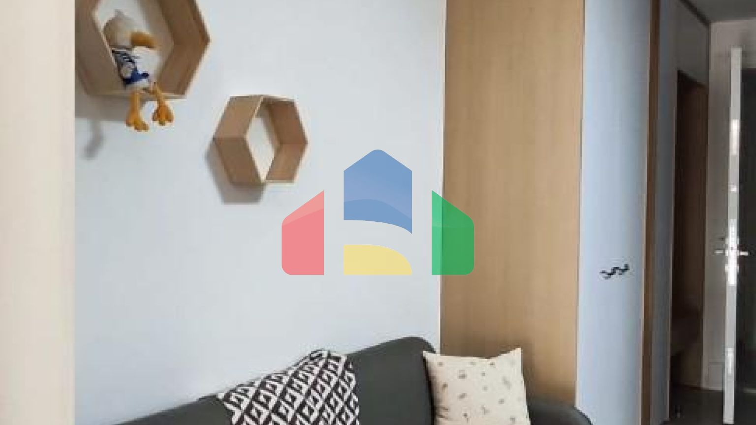 Продаётся квартира-студия в новом современном жилом комплексе с бассейном.