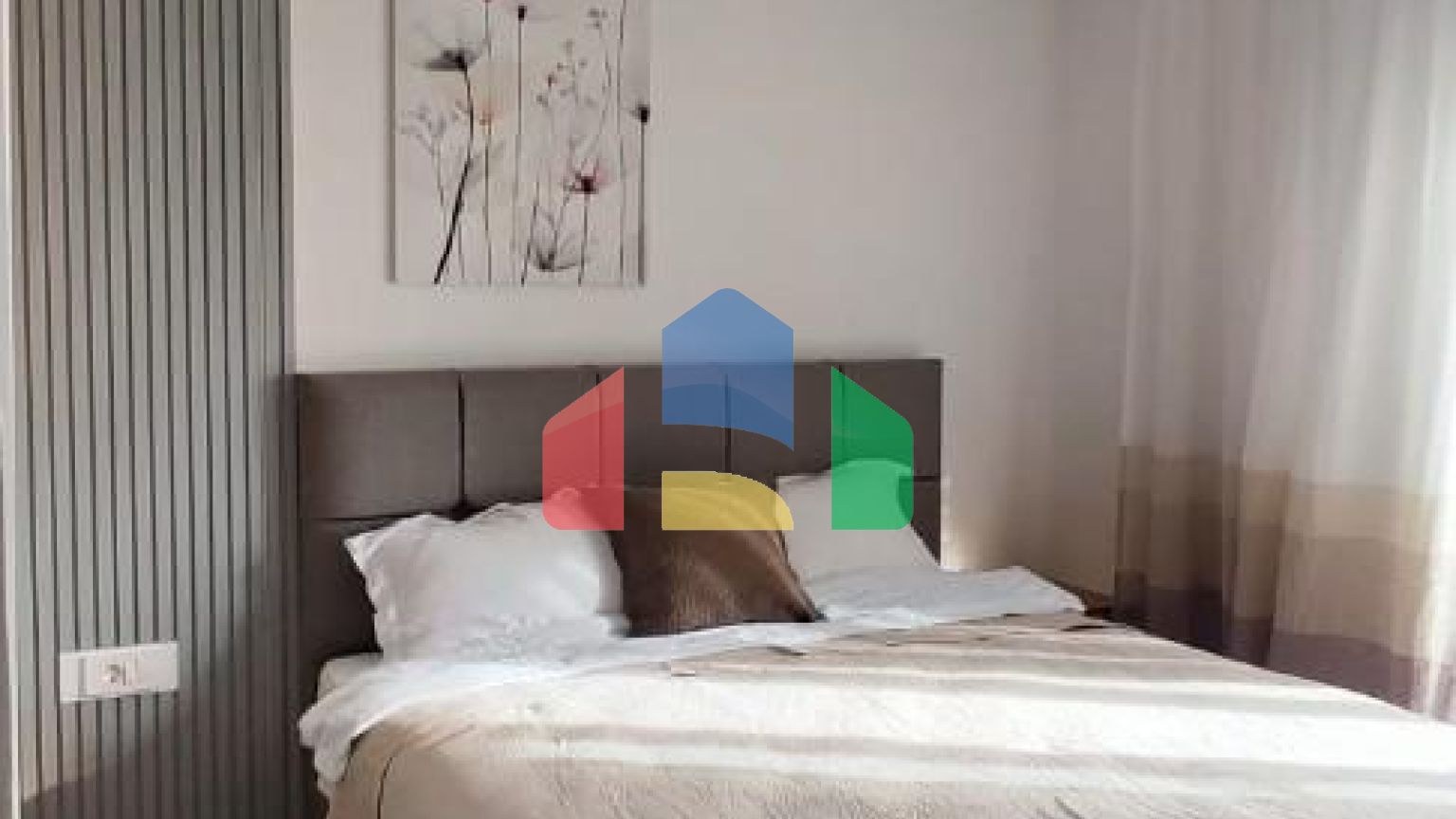 Продаётся квартира-студия в новом современном жилом комплексе с бассейном.