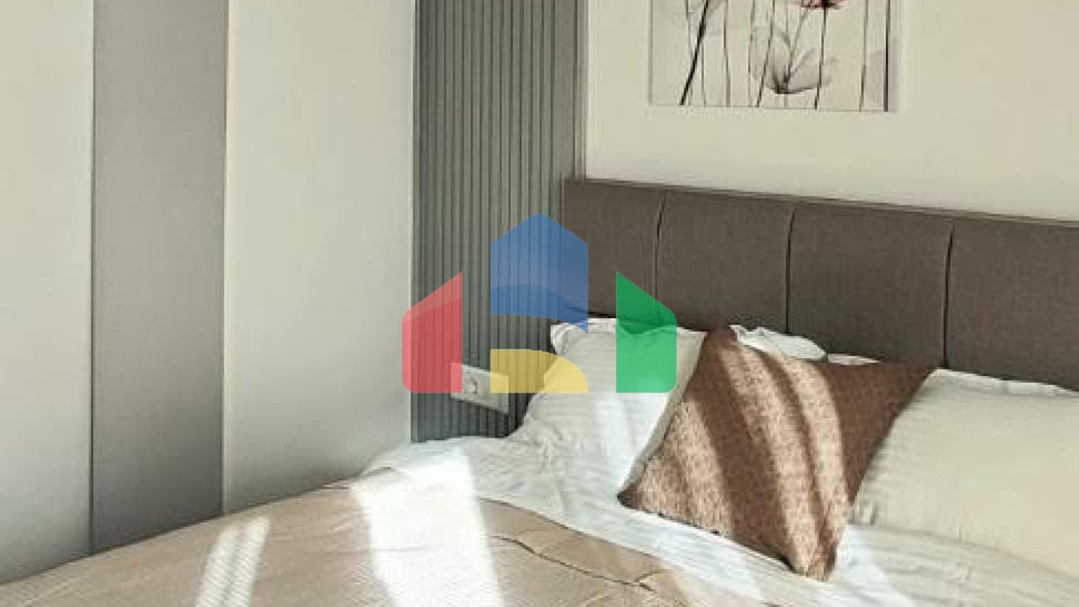 Продаётся квартира-студия в новом современном жилом комплексе с бассейном.