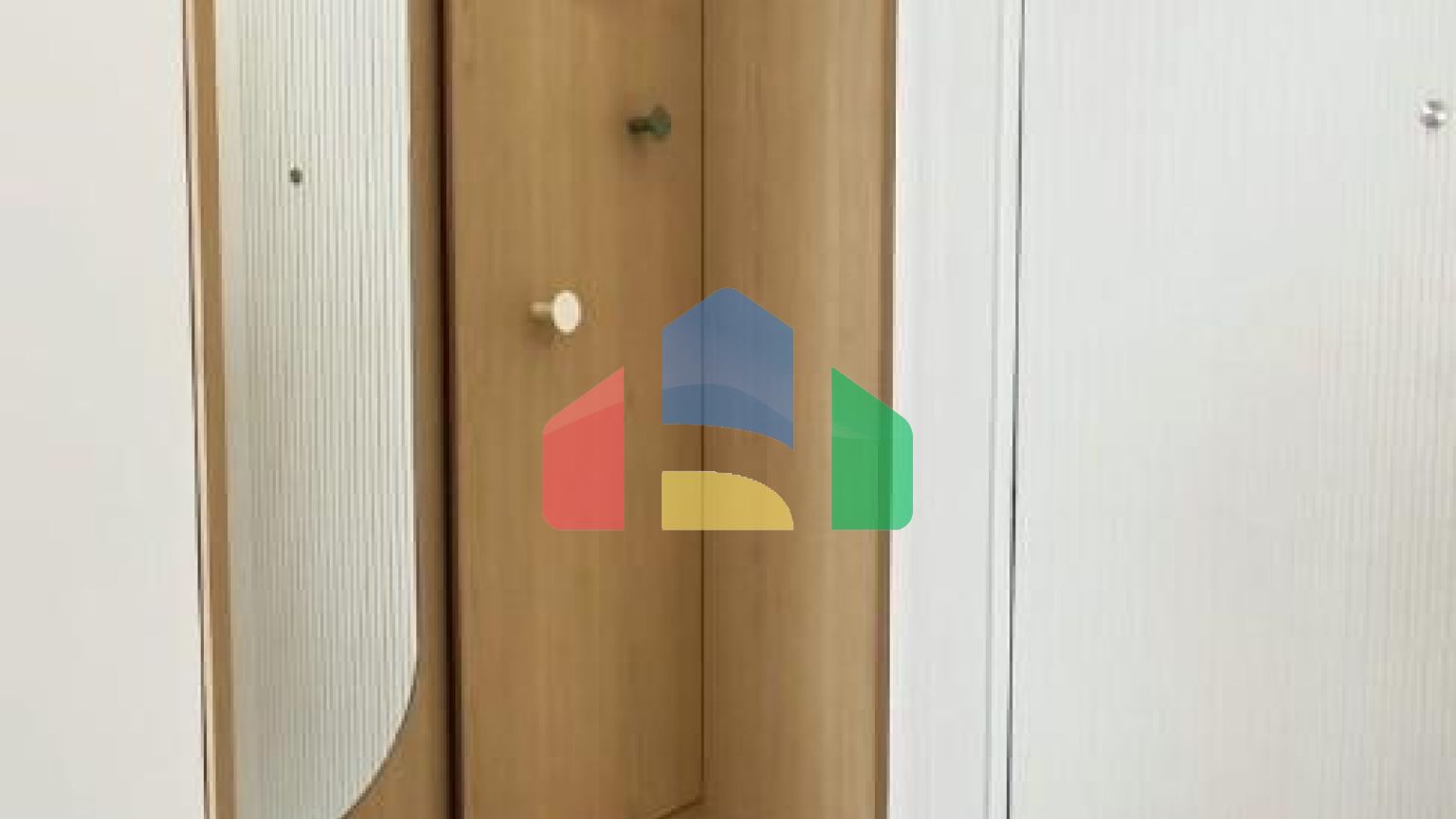 Продаётся квартира-студия в новом современном жилом комплексе с бассейном.