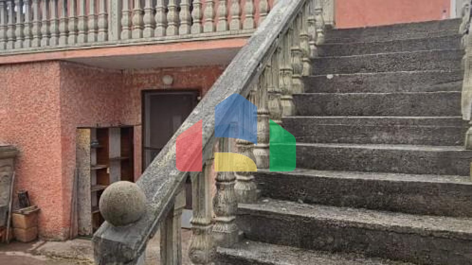 Легальный дом в Баре, Черногория