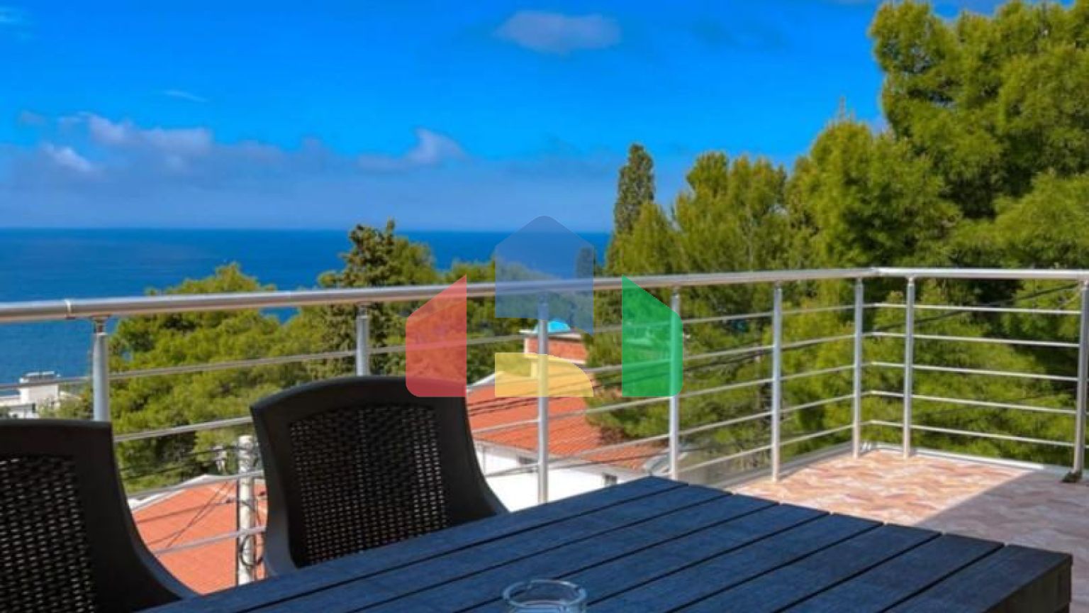 Бар, дом с панорамным видом на море