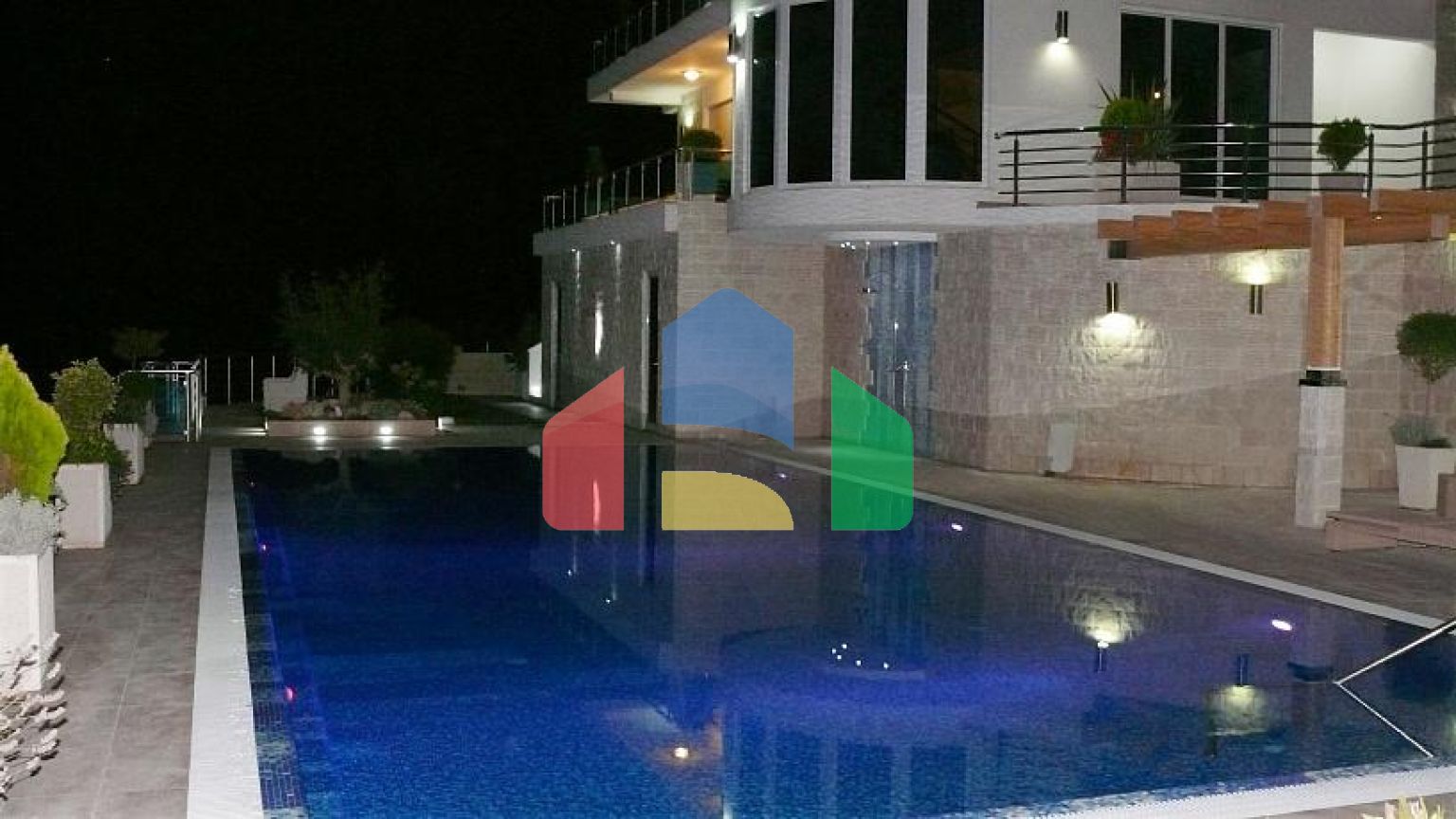 Две виллы класса люкс в комплексе